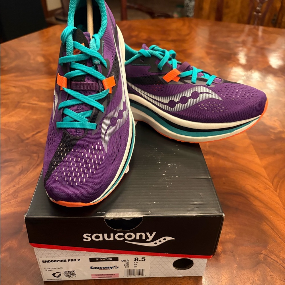 Saucony Women's Endorphin Pro 2 running shoes, 8.5 New in box  - Purple and Teal